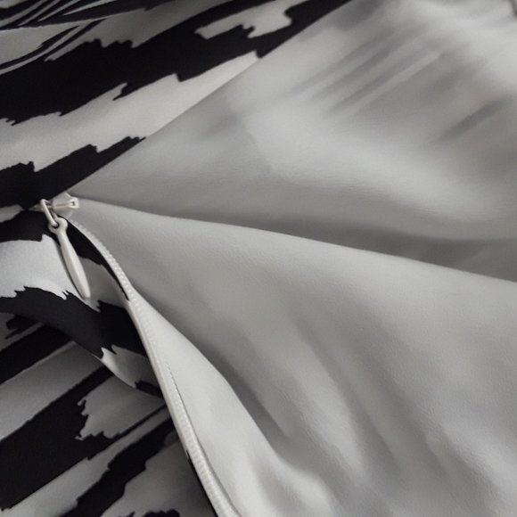 Lands end canvas ikat pleated skirt - Picture 4 of 5